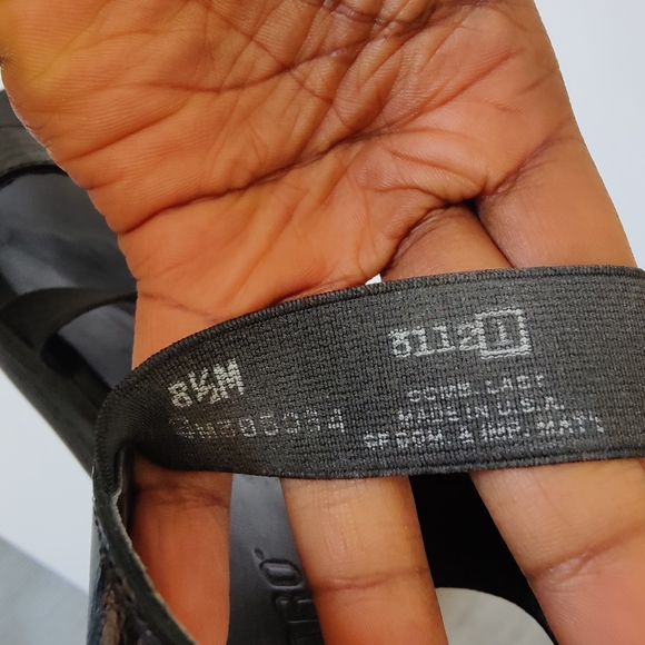 Munro Black Platform Sandal - Picture 3 of 6